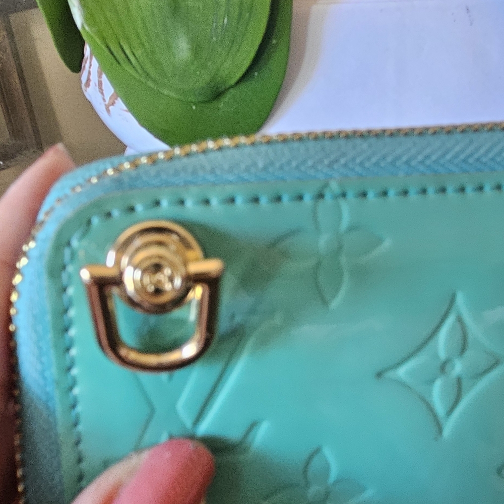 Zippy Turquoise Wallet - Picture 11 of 11